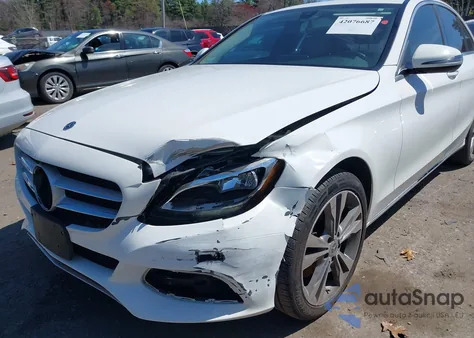 2018 Mercedes-Benz C 300 4Matic из США, поврежденный, VIN 55SWF4KB7JU235656